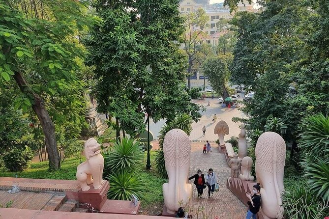 Phnompenh a full day tour excursive with guide and driver - Royal Phnom Penh in the morning