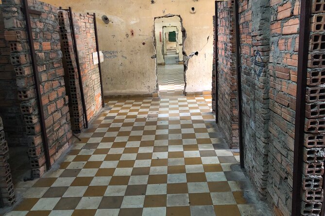 Phnompenh a full day tour excursive with guide and driver - Who should book this Phnom Penh tour?