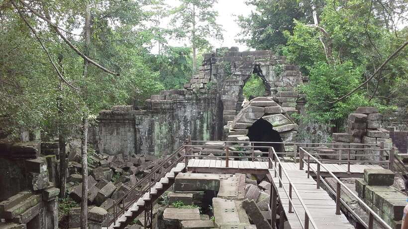 Prasat Thom, Koh Ker Group & Beng Mealea Full-Day Tour - Beng Mealea and its broken jungle corridors