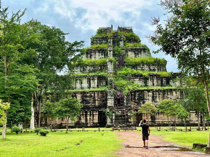 Preah Vihear: Full-Day Preah Vihear and Koh Ker Temple Tour - What the guide adds to the experience
