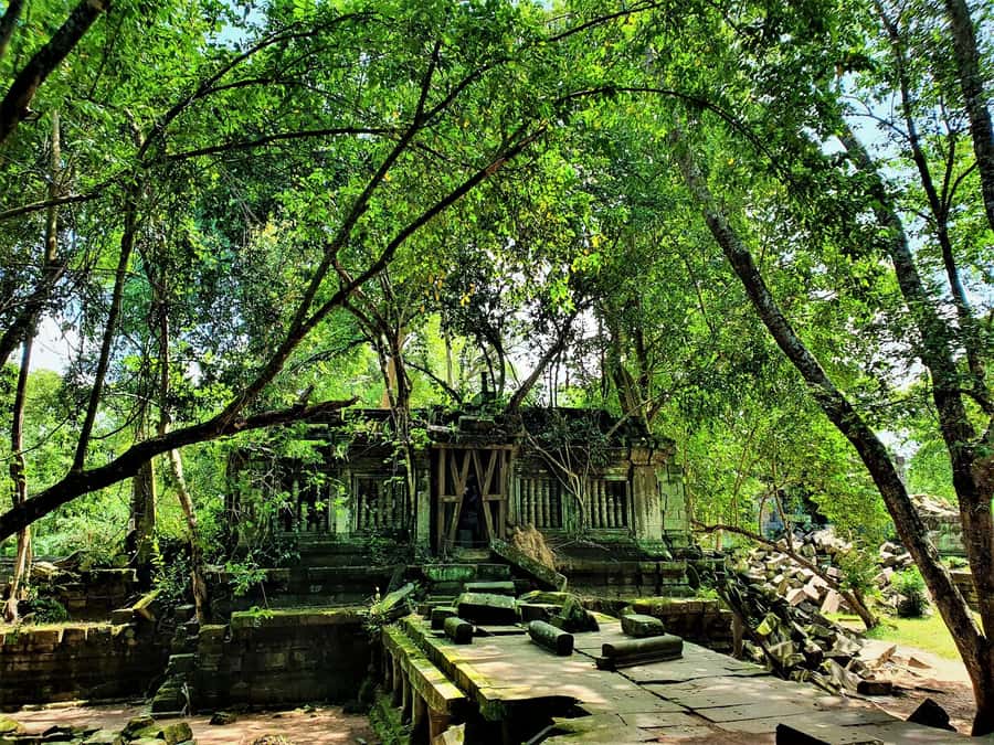 Preah Vihear Temple Koh Ker & BengMealea Tour from Siem Reap - Prasat Pram and the value of an extra hour