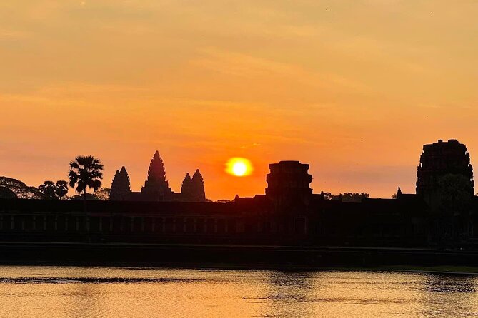 Private 2 Days Angkor Wat Sunrise and Discover all Major Temples - Eastern Mebon and sunset at Pre Rup