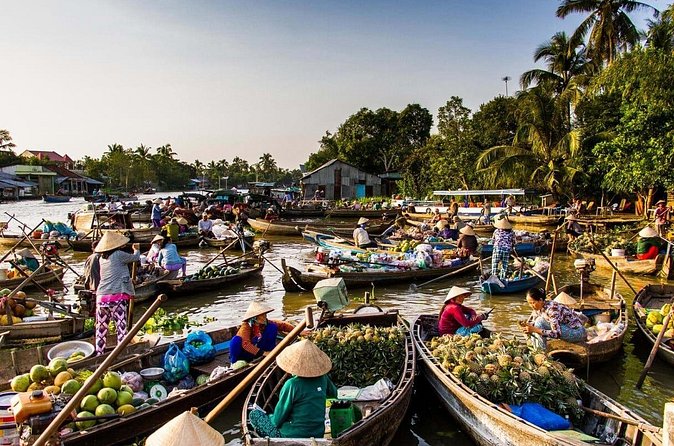 Private 3-Day Mekong Delta River Tour from Phnom Penh to Ho Chi Minh City - Meals, guides, and what is actually included