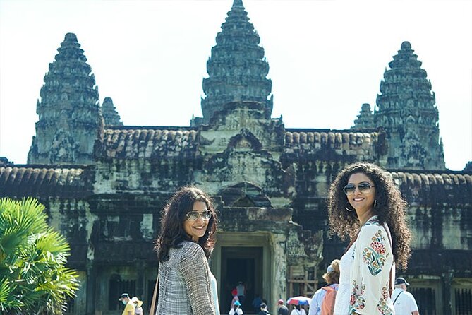 Private Angkor Sunrise Bayon Ta Prohm Bonteay Srie Vip Tour - South Gate and the stone faces of Bayon