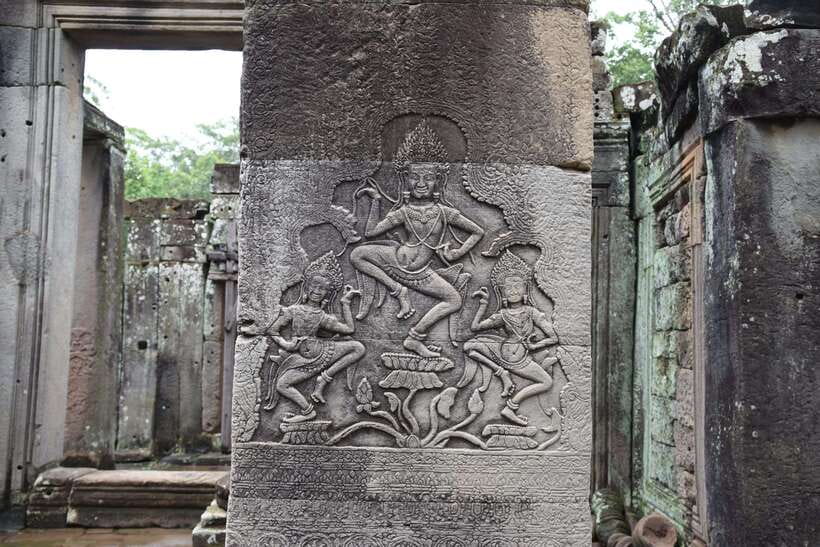 Private Angkor Sunrise, Guide Breakfast and Tuktuk included - The 350-meter Elephant Terrace