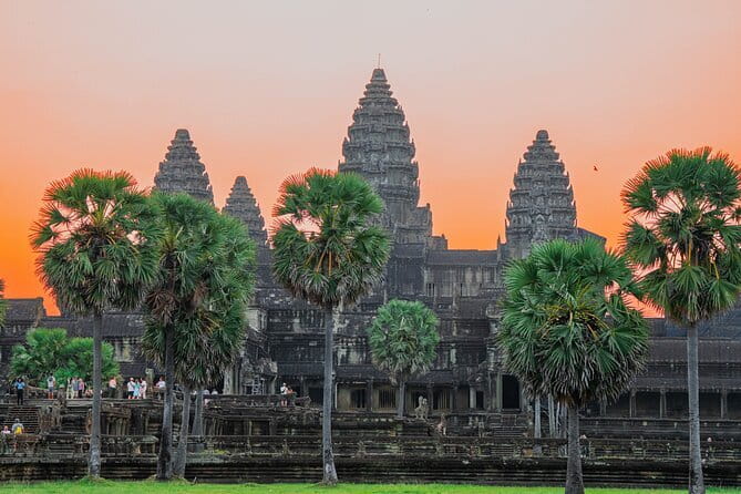 Private Angkor Wat Sunrise Guide Tour include Breakfast and Snack - Key points at a glance