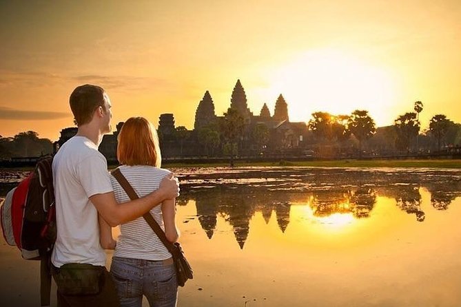 Private Angkor Wat Sunrise Tour - Angkor Wat from darkness to daylight