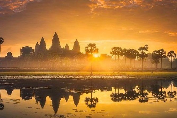 Private Angkor Wat Sunrise Tour - Bayon and the scale of Angkor Thom