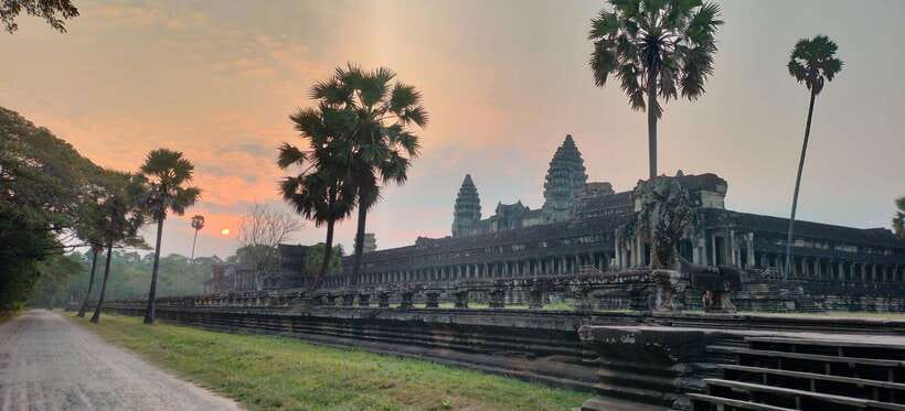 Private Angkor Wat Sunrise Tours And Sunset Floating Village - The real cost and the value