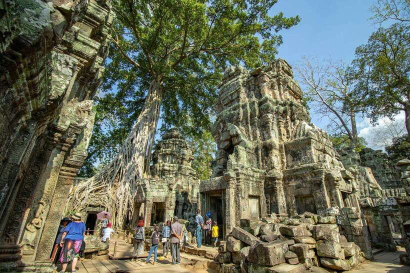 Private Angkor Wat Sunset Tour with Lunch and Snack Included - What the $69 price really covers