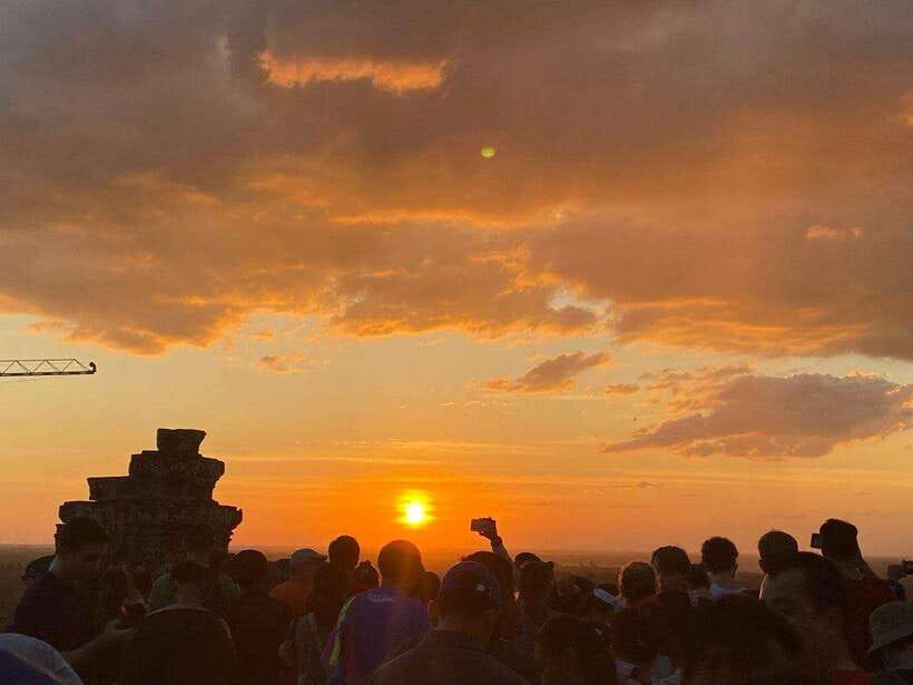 Private Angkor Wat Sunset Tour with Lunch and Snack Included - Entering Angkor Thom through the South Gate
