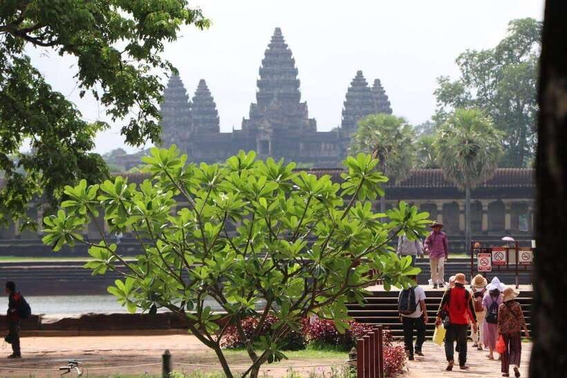 Private Angkor Wat Sunset Tour with Lunch and Snack Included - Starting at Angkor Wat around 8:30