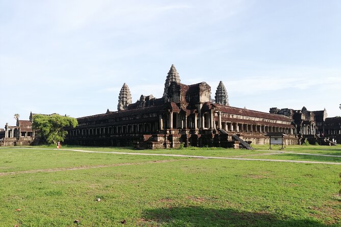 Private Angkor Wat Temple Tour - Angkor Wat, three hours beneath five towers