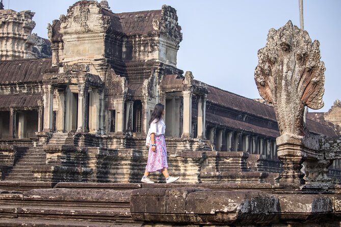 Private Angkor Wat Tour & Angkor Park/Heritage With Local Guide - Bayon puts the faces at eye level