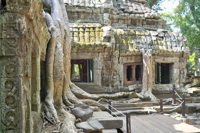 Private Angkor Wat Tour from Siem Reap - Bayon and its stone faces