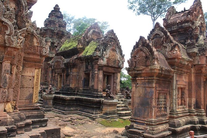 Private Banteay Srei and 4 Temples Guided Tour - Why Banteay Srei deserves the long ride