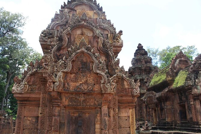 Private Banteay Srei and 4 Temples Guided Tour - Timing, clothing, and walking advice