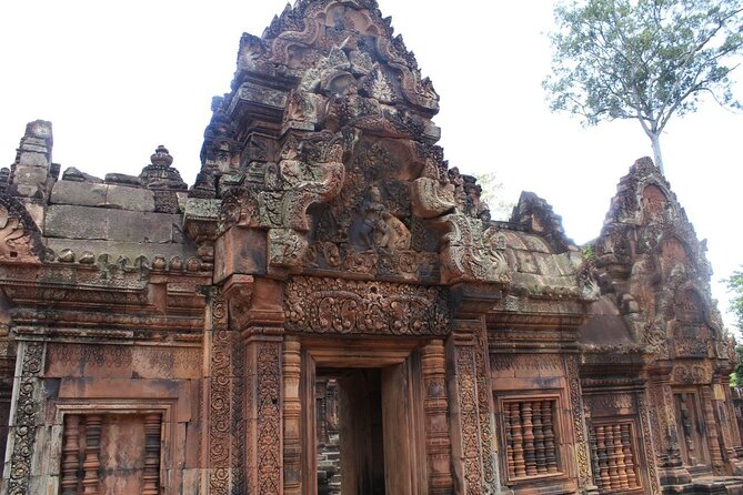 Private Banteay Srei and 4 Temples Guided Tour - Pre Rup gives the day an easy start