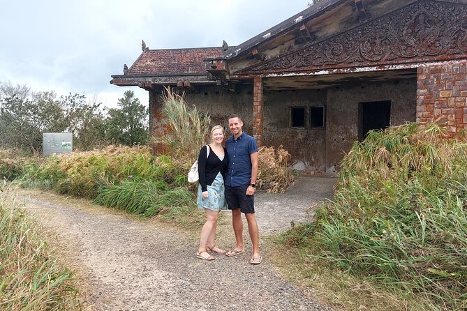 Private Bokor tours by Rickshaw/SUV Car - The guide makes a difference