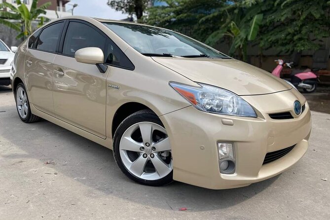 Private Car services from Siem Reap to Phnom Penh - Choosing between a sedan and a minivan