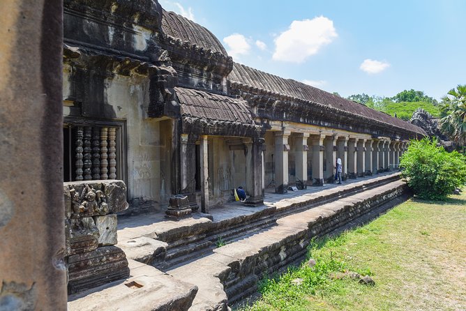 Private Full-Day Angkor Temple and Sunset Viewing with Lunch - Guides make or break the day