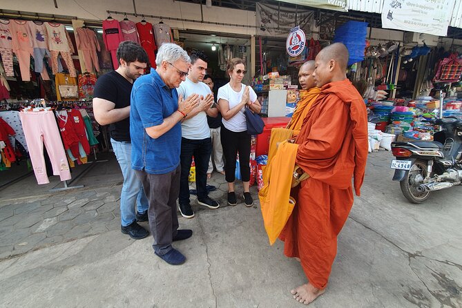 Private Guided Tour of Siem Reap Highlights & Hidden Gems - Street 08: a quick start in the city center