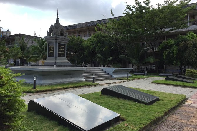 Private Half Day To Killing Field & S21 Genocidal Museum in Phnom Penh - The guide can shape the entire experience