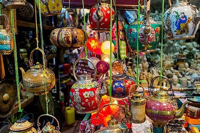Private Half-Day Tour of Phnom Penh's Traditional Markets - What the private guide adds to the experience