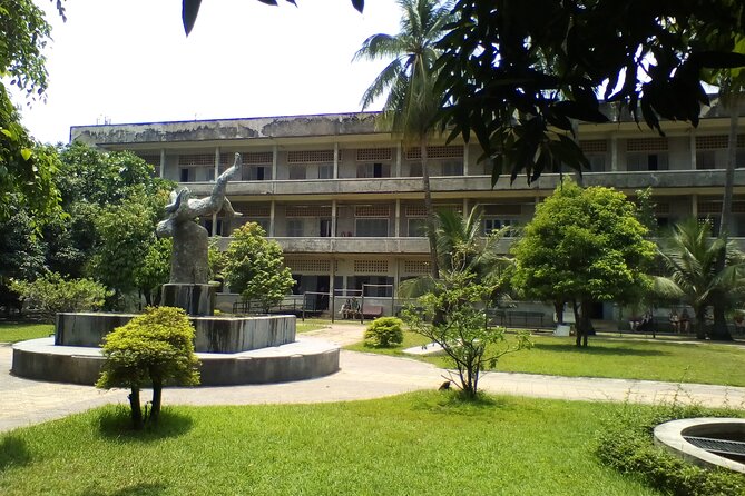 Private Half Day Trip to Genocidal Museum & Killing Field - Who should book this Phnom Penh history tour