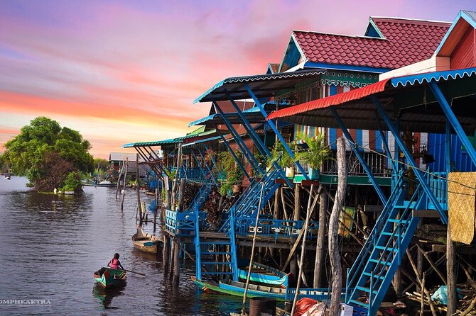 Private Kompong Phluk Floating Village Guided Tour - A possible pagoda or market stop