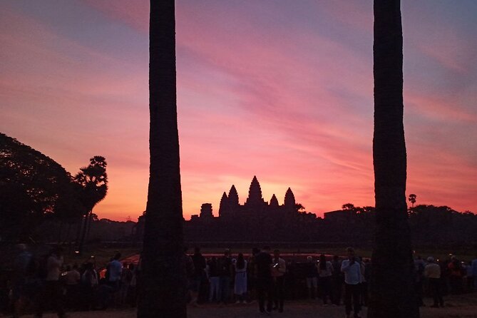 Private One Day Tour with Sunrise at Angkor Wat - The two terraces and the royal story