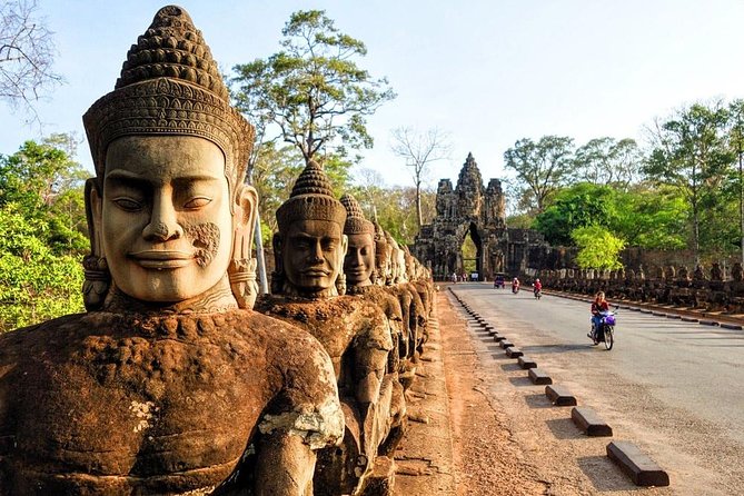 Private one-day tuktuk 'small tour' of the oldest Angkor temples - Drivers make the biggest difference