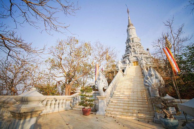 Private Oudong Temple Day Tour from Phnom Penh - The 90-minute ride from Phnom Penh