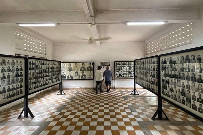 Private Phnom Penh Tour: Royal Palace & Killing Fields - What private transport adds to the day