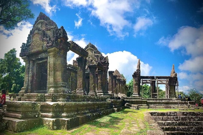 Private Preah Vihear and 2 Temples Guided Tour - Preah Vihear: a temple on the mountain edge