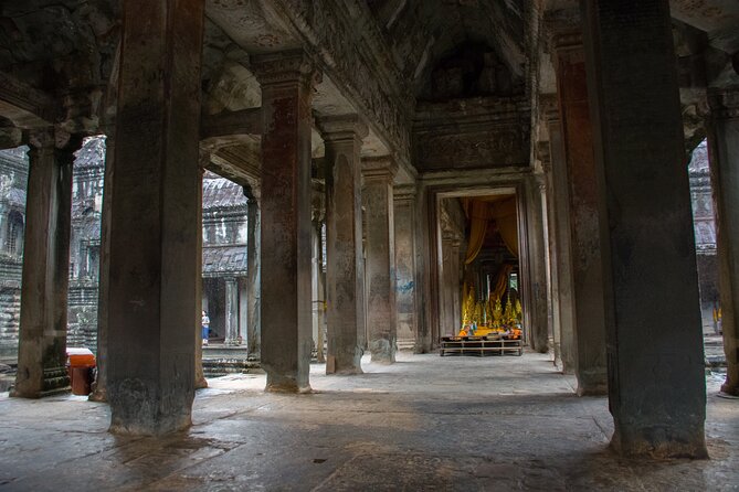 Private Sunrise Angkor Wat Tour with pickup from your hotel - The early start, clothing, and practical tradeoffs