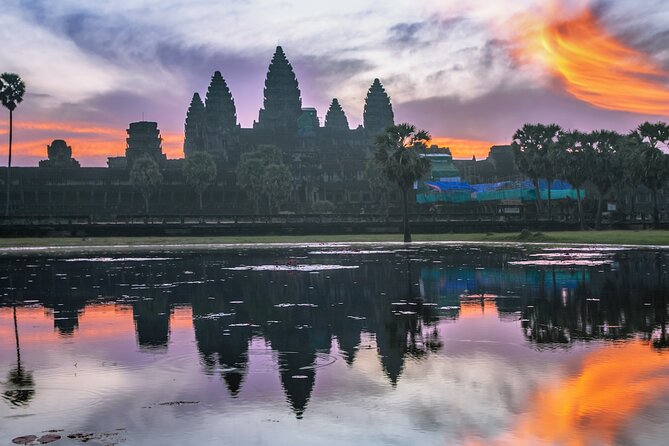 Private Sunrise Angkor Wat Tour with pickup from your hotel - Angkor Wat: three hours with the main symbol