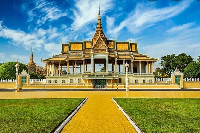Private Taxi from Siem Reap to Phnom Penh - Speak English Driver - The road south: six hours with room for a pause