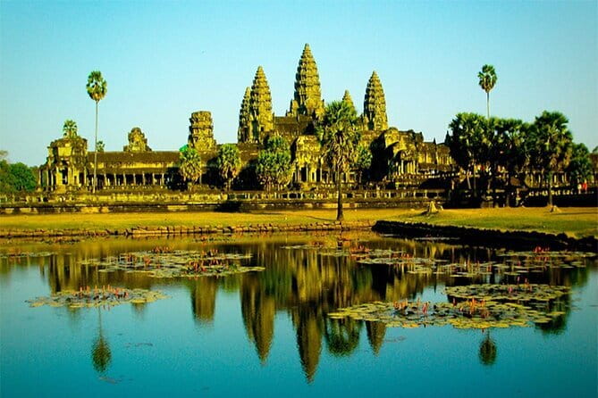 Private Taxi from Siem Reap to Phnom Penh - Speak English Driver - Leaving Siem Reap from your hotel lobby