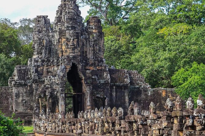 Private Taxi Siem Reap to Phnom Penh, Reliable Driver, Transfer - Starting out on National Road 6