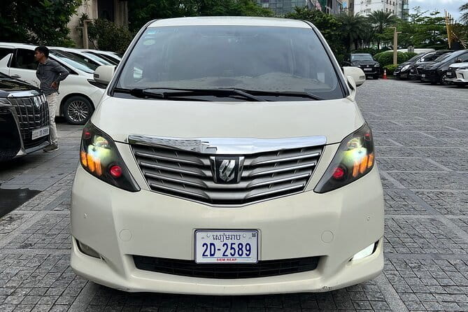 Private Transfer from Phnom Penh to Siem Reap by VIP Alphard 2010 - What the ride itself feels like