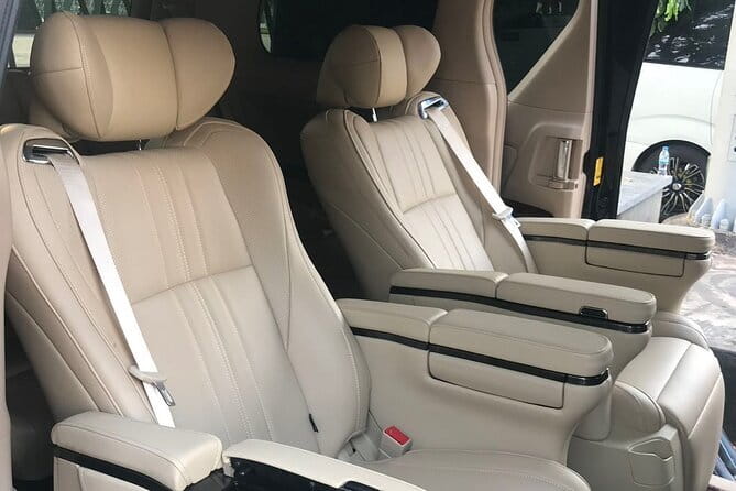Private Transfer from Phnom Penh to Siem Reap by VIP Alphard 2010 - Who will like this Alphard transfer