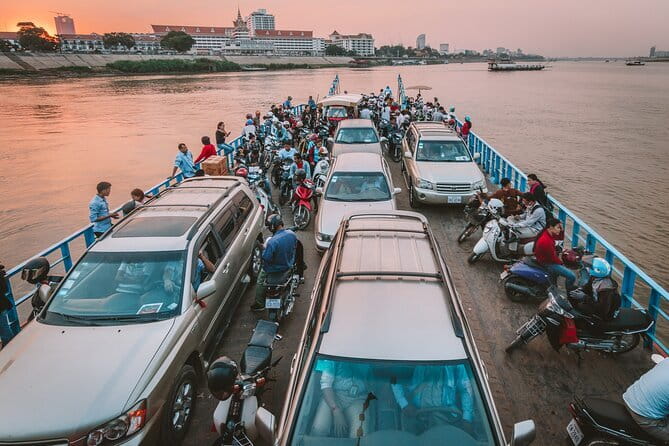 Riverside Walking Tour with Snack, Drinks & Local Ferry Ride - Why this Phnom Penh tour works well for a first evening