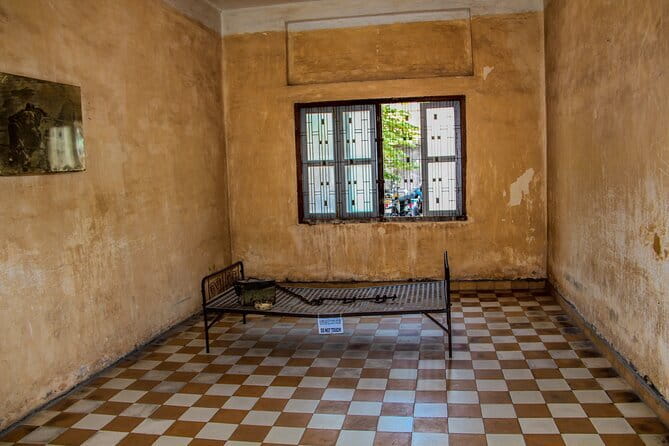 S-21 Prison and Killing Fields - Should you book this Phnom Penh tour?