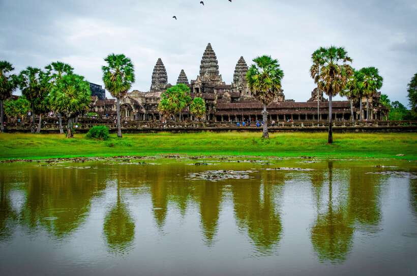 Seat-In-Coach: Small Circuit tour with Sunrise at Angkor Wat - Why this seven-hour Angkor tour works