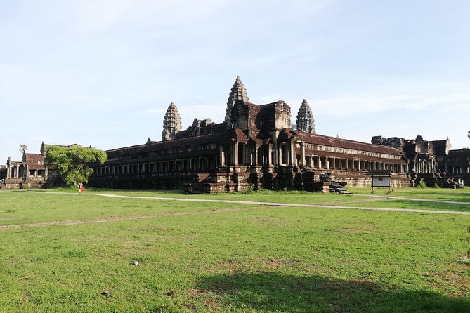 Shared Tour to Angkor Wat, Bayon and Ta Prohm Temples - Angkor Thom South Gate: A Short Stop With Big Stone Faces
