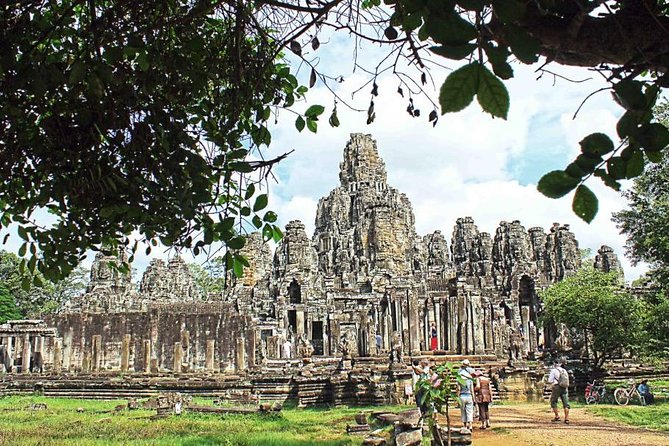 Shared Tour to Angkor Wat, Bayon and Ta Prohm Temples - Bayon Temple and Its Famous Faces