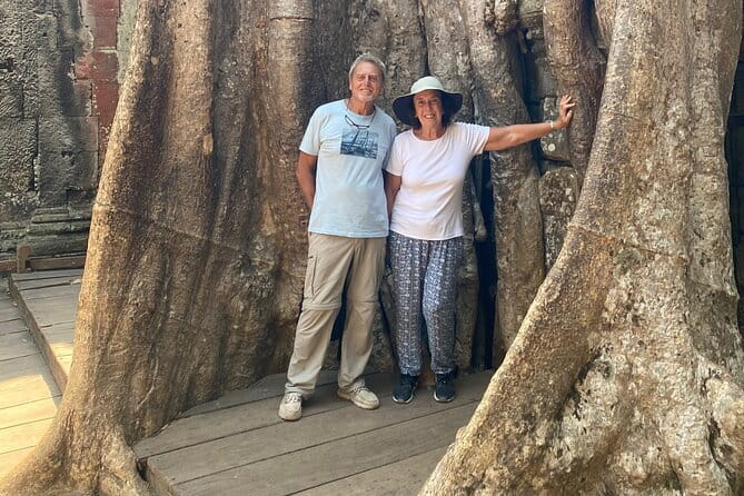 Siem Reap: 1 Day Angkor Wat + Sunrise Private Tour with Tuk-Tuk - Bayon and Angkor Thom close the temple circuit