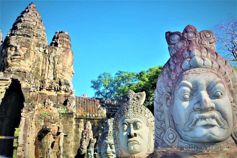 Siem Reap: 2-Day Temple Highlights Sunrise and Sunset Option - Day two begins before dawn at Angkor Wat