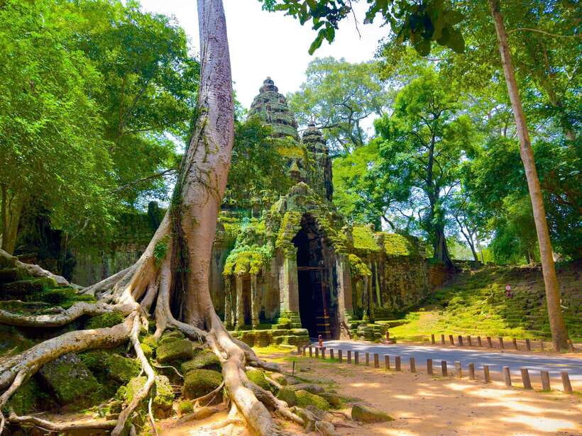 Siem Reap: 2-Days Angkor Wat with Sunrise Small-Group Tour - Day one: Pre Rup and the red sandstone of Banteay Srei